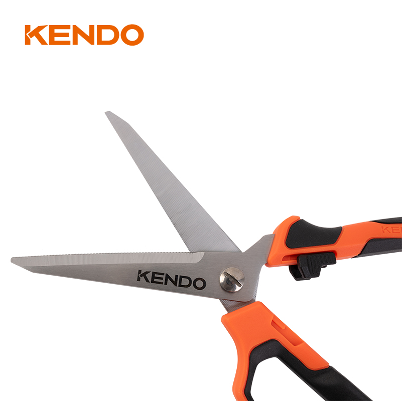 مقص متعدد الأغراض