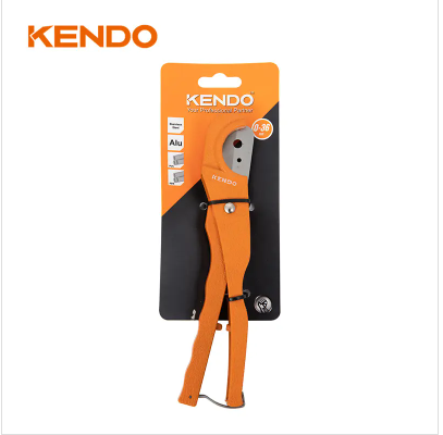 ما هي الأداة المستخدمة لقطع الأنابيب البلاستيكية؟